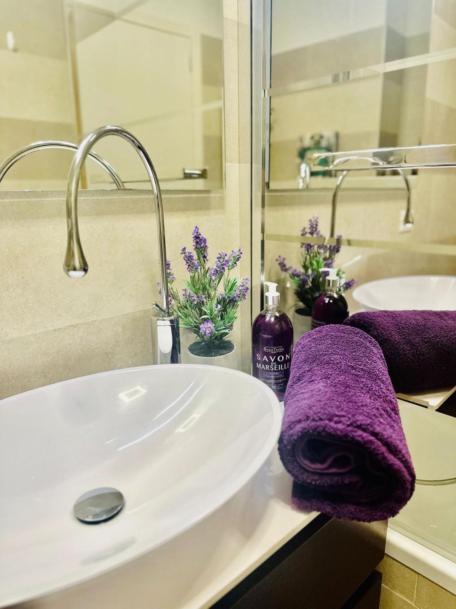 Luxurious Privacy - 130M2 Entire Floor, Pool, Parking, Ac - 5' Croisette - Plage Des Sports