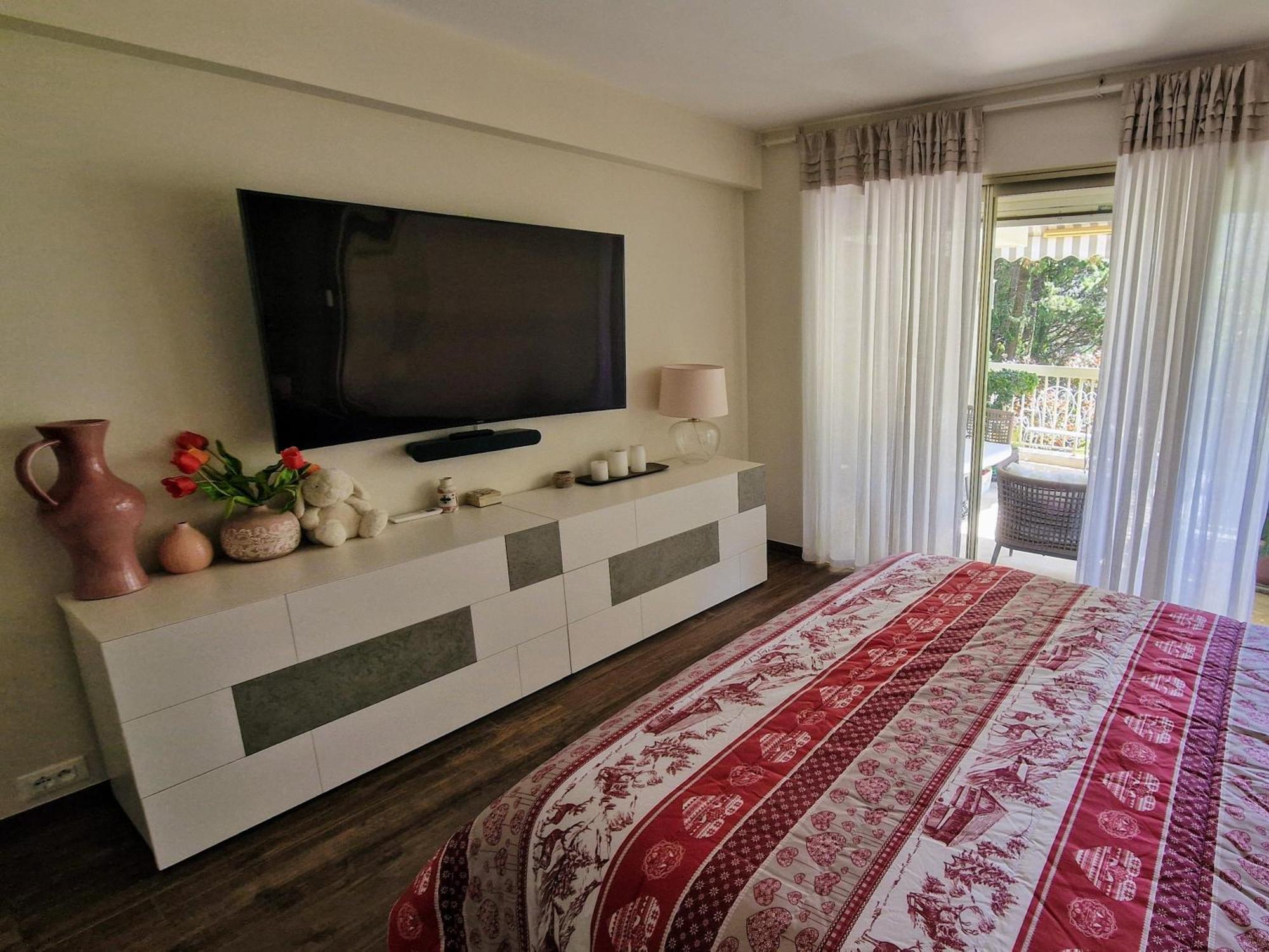 Luxurious Privacy - 130M2 Entire Floor, Pool, Parking, Ac - 5' Croisette - Plage Des Sports * Cannes
